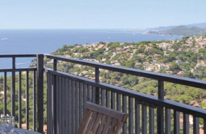 V&V LLORET-APARTAMENTO URCASA con espectaculares vistas al mar para 5 personas y piscina comunitaria